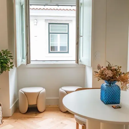 Elegant 1br Near Praca Comercio W/ Elevator And Ac Lisboa
