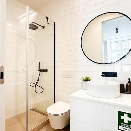 Apartman Elegant 1br Near Praca Comercio W/ Elevator And Ac Lisboa