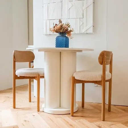 Elegant 1br Near Praca Comercio W/ Elevator And Ac *