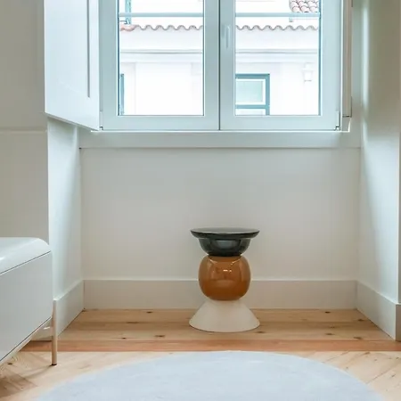 Apartman Elegant 1br Near Praca Comercio W/ Elevator And Ac *