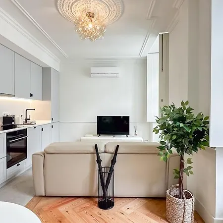 Elegant 1br Near Praca Comercio W/ Elevator And Ac Apartamento *