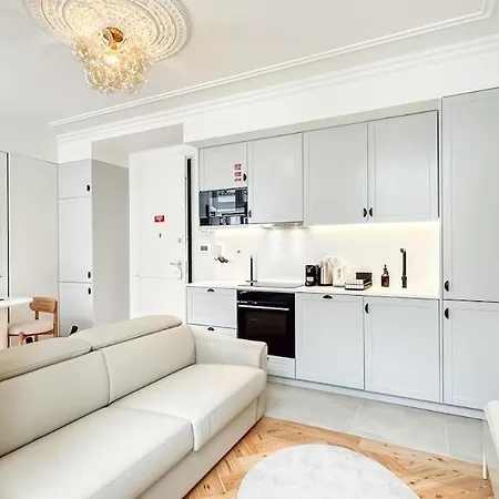 Elegant 1br Near Praca Comercio W/ Elevator And Ac Lisboa