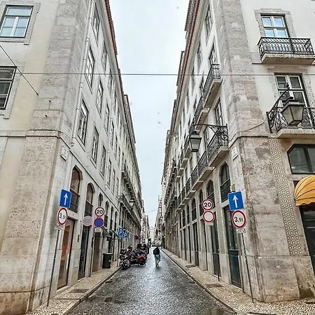 Apartamento Elegant 1br Near Praca Comercio W/ Elevator And Ac